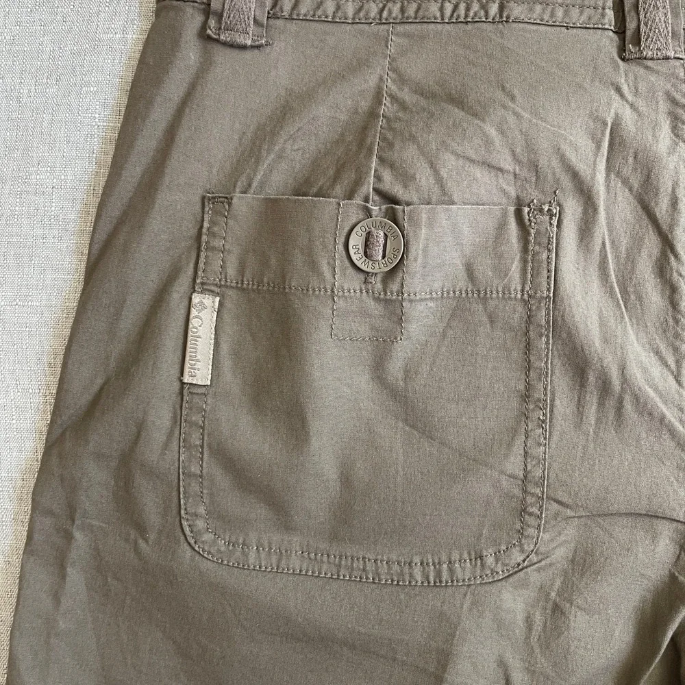 Columbia Cape Pleasant Omni-Shade Stretch Shorts Women 8 Brown Hiking UPF 15 NWT